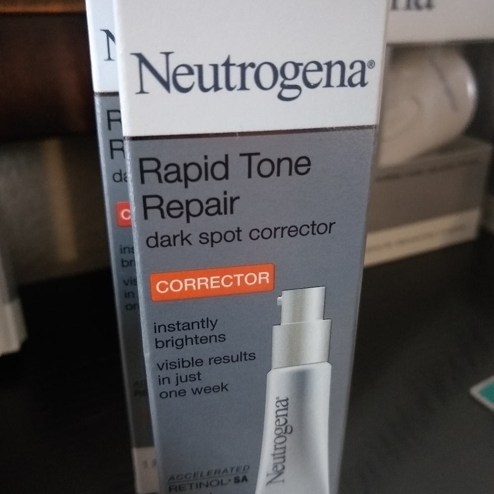 Neutrogena rapid tone repair dark spot corrector